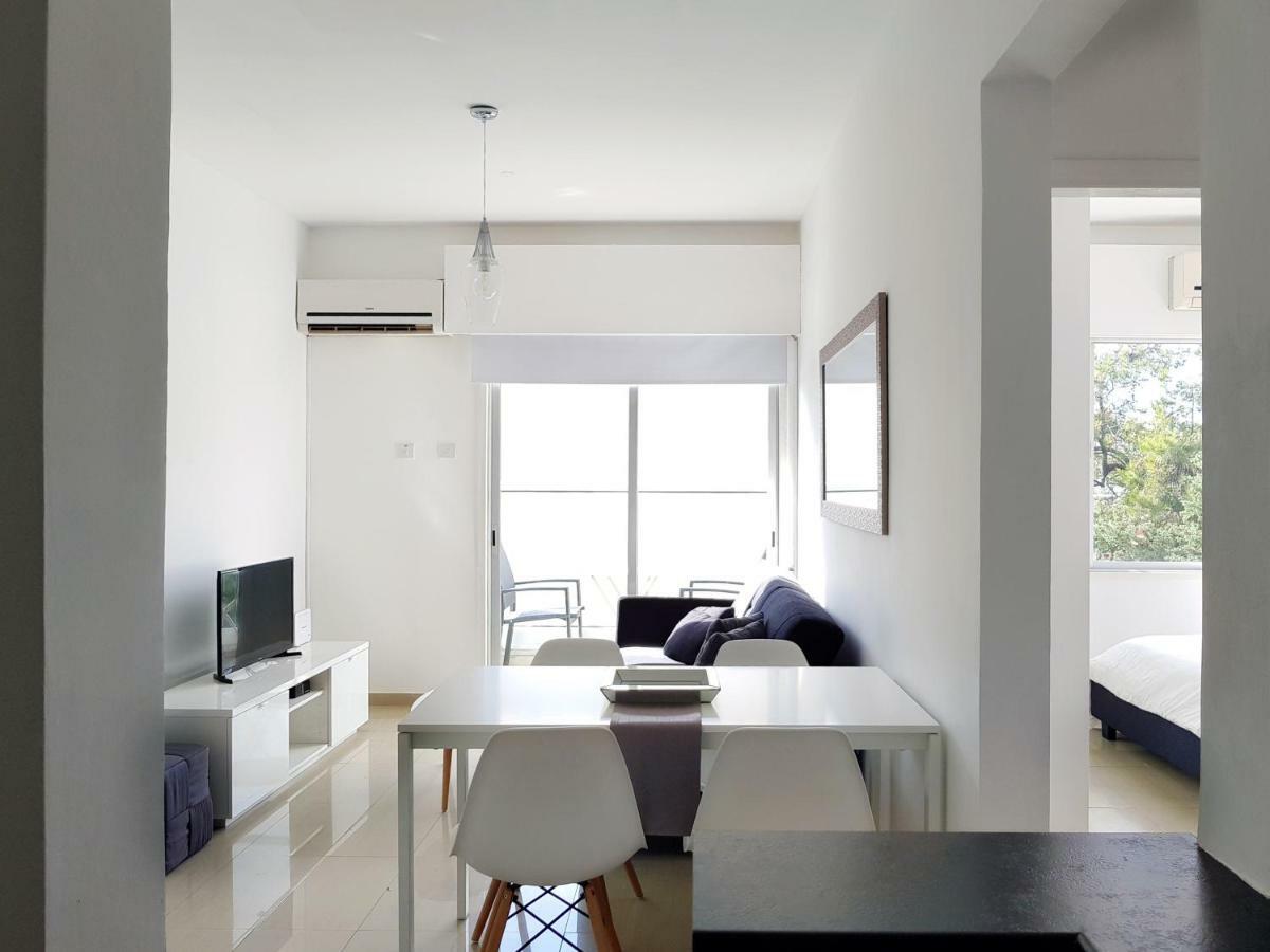 City Pearl - Modern 2 Bed Sea View Apt In City Centre Limassol Exterior photo