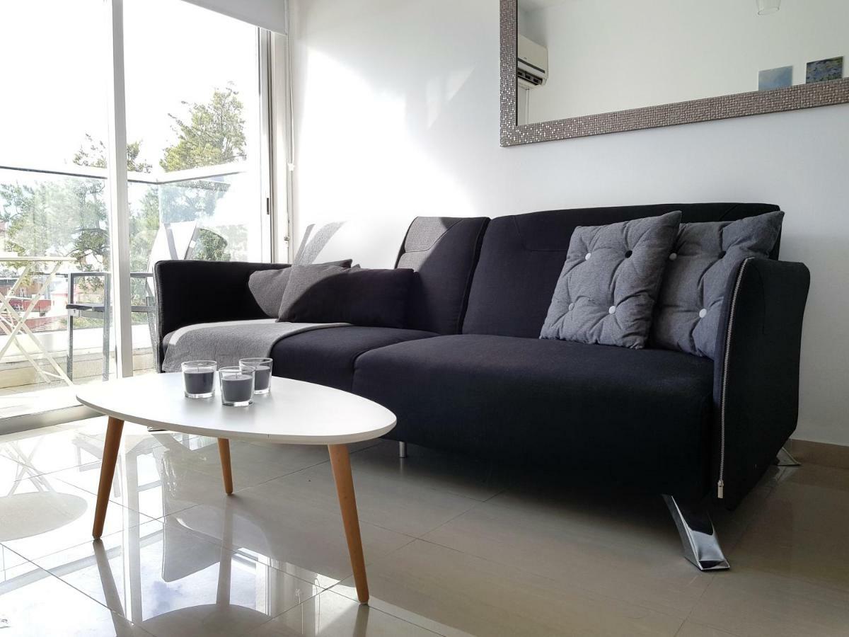 City Pearl - Modern 2 Bed Sea View Apt In City Centre Limassol Exterior photo